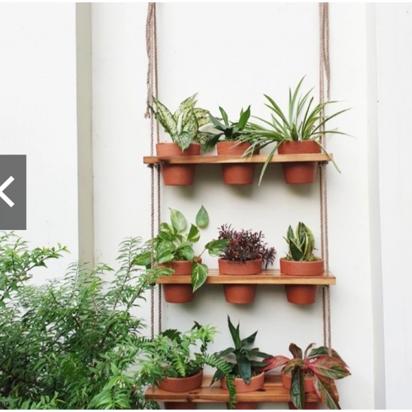 Kệ gỗ treo 3 tầng 9 chậu gốm decor ban công Eden – ảnh 1