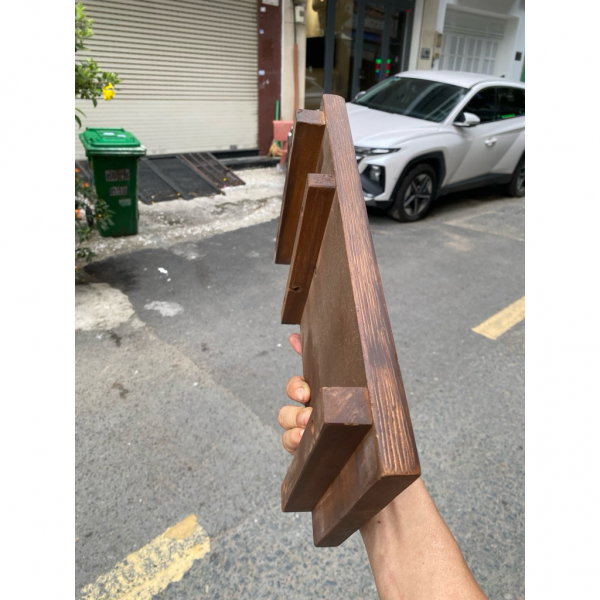 Kệ gỗ treo tường để máy tính hoặc tượng trang trí 33.5cm - ảnh 2