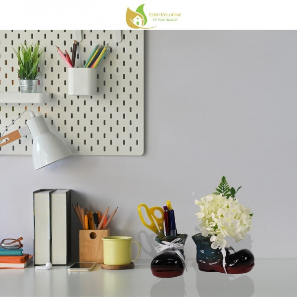 Bộ 2 chậu gốm mini hình đôi giày cắm bút, kéo và hoa trang trí bàn làm việc